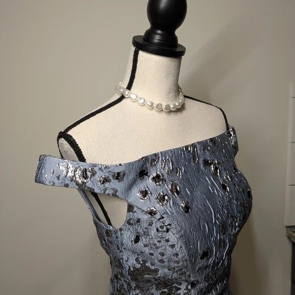 Sparkling off-the-shoulder seamed mermaid gown designed by Mac Duggal - Picture 13 of 14